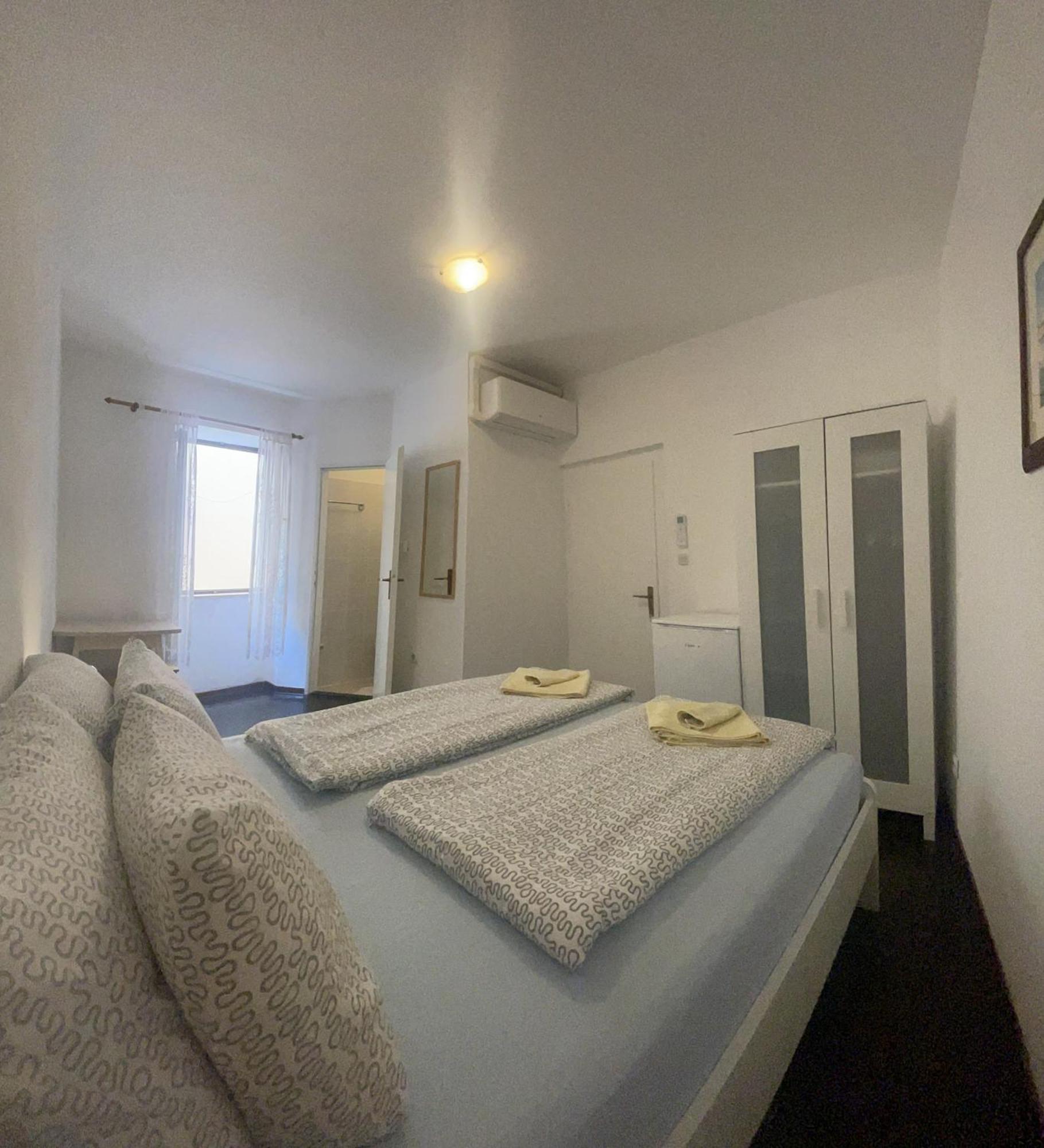 Boutique House Djak Ровин Екстериор снимка